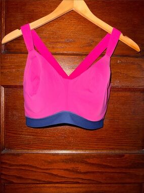 34G Natori Sports Bra with Adjustable Strap and Underwire.